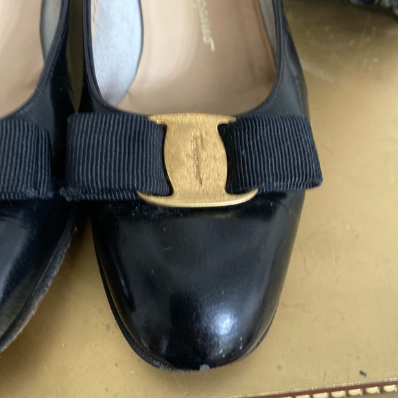 Salvatore Ferragamo with gold buckle  leather shoes - Picture 2 of 7